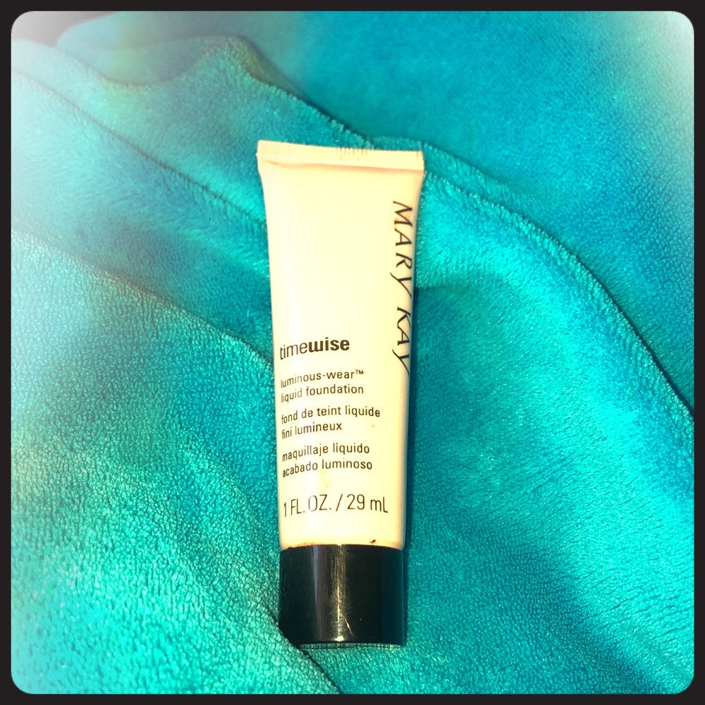 Super blendable liquid foundation